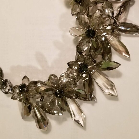 NWOT large grey crystal necklace - Picture 7 of 11